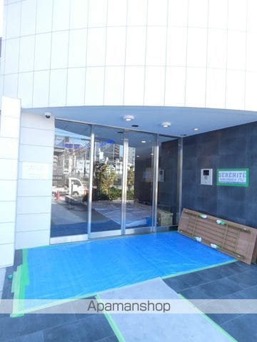セレニテ新大阪プリエの玄関写真
