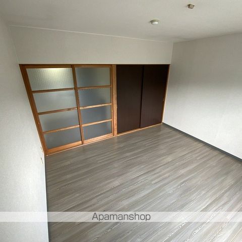 クリスタルマンションの内装写真