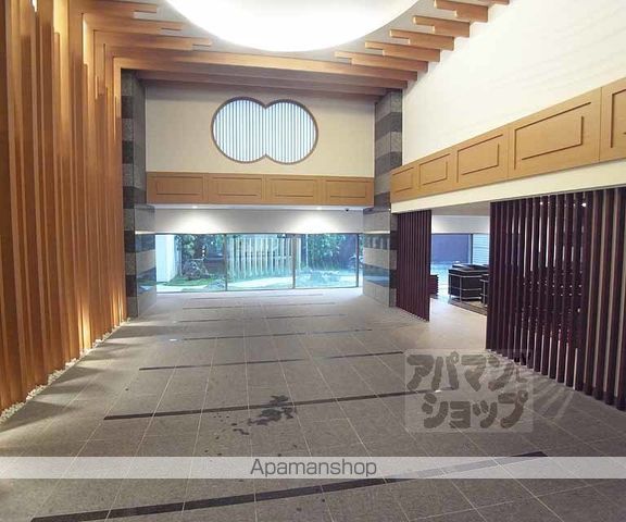 エスリード伏見桃山グラセントの玄関写真