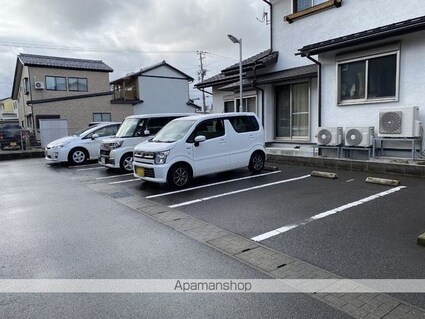 ブランシェ[1LDK/36.29m2]の駐車場1