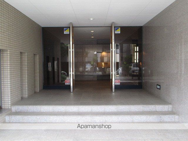 ヴァンテアンライフ高円寺壱番館の玄関写真