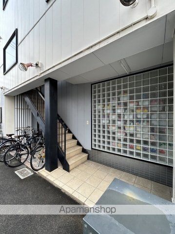 SKビルIの玄関写真