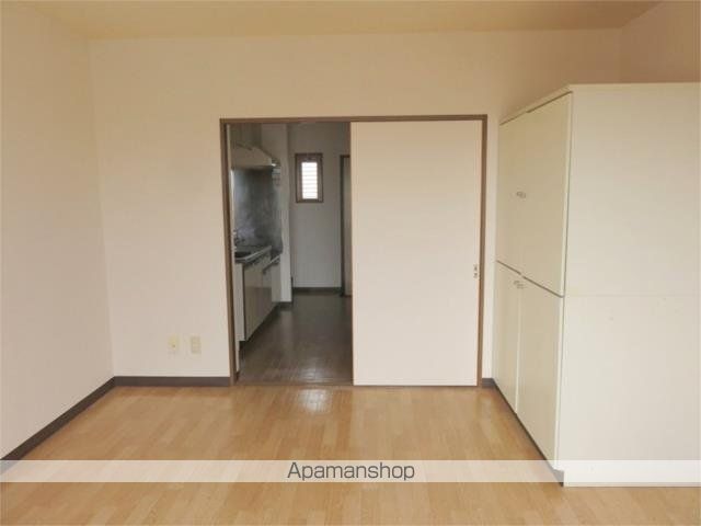 磐田市 4階建 築30年の内装写真