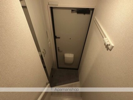 腰浜リバーサイド[1R/41.27m2]の玄関