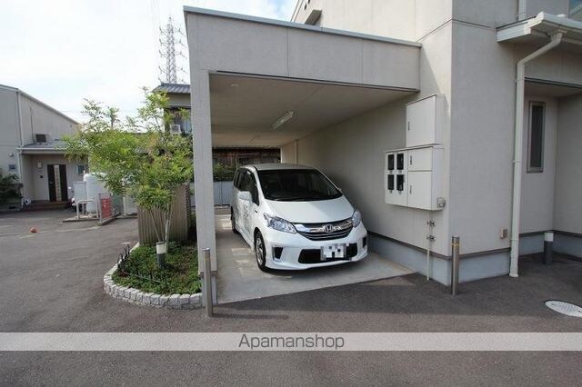 香川県高松市伏石町[1LDK/63.38m2]の駐車場