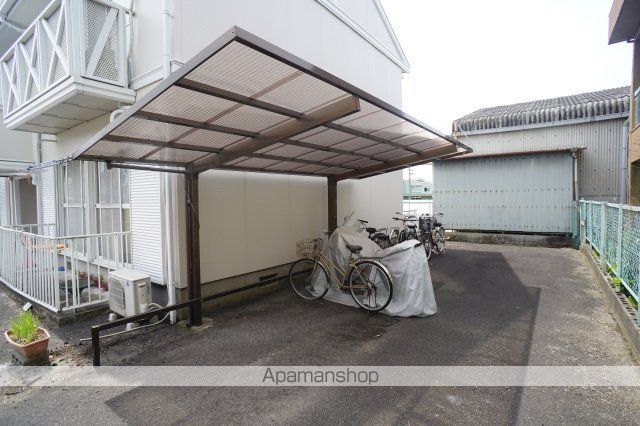 ツインハイムA棟の玄関写真