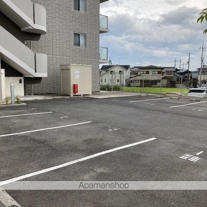 フォレコリーヌ[1LDK/46.55m2]の駐車場