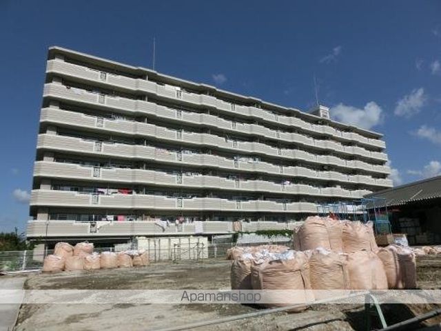 福岡市東区松田のマンションの外観1