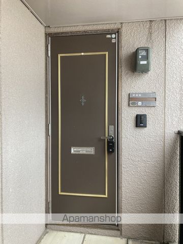 クオレ・シティ鐙の玄関写真