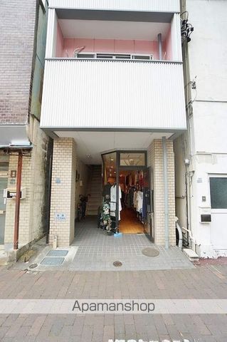百小屋ビルの外観写真