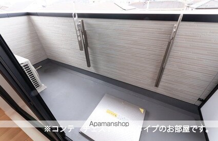 ヒカルサ甲府国母　ウエスト[1K/27.02m2]のバルコニー