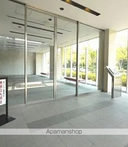 パークアクシス辰巳ステージの玄関写真