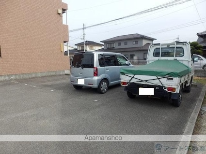 ユーミー乃万Ⅱ[3DK/56.85m2]の駐車場1