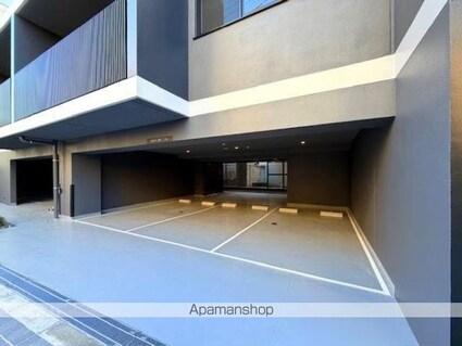 エレミ本蓮沼[1LDK/45.03m2]の駐車場