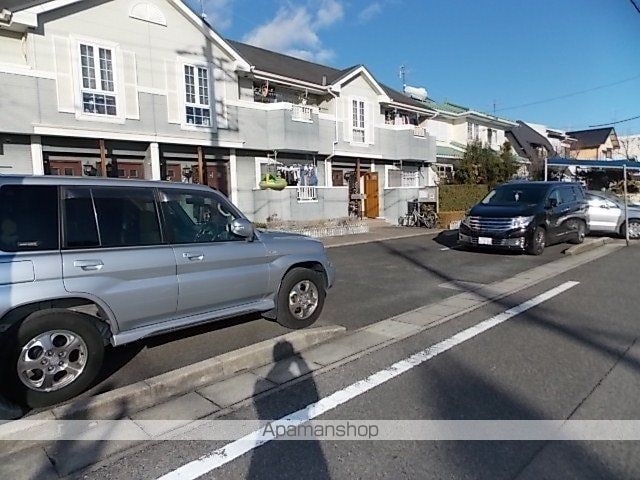ポワールコリーヌ[2LDK/53.51m2]の駐車場