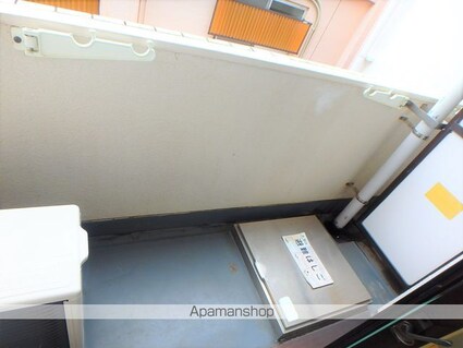 メゾン・ド・マニエール[1R/14.54m2]のバルコニー