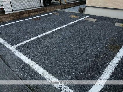 レオパレスジュネスⅢ[1K/21.81m2]の駐車場