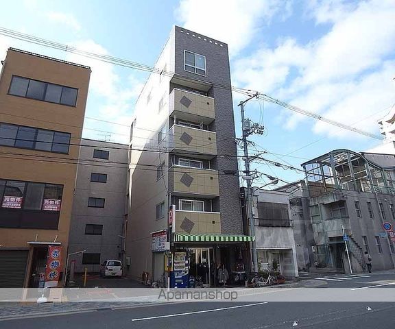 アモン・ドエルの外観写真
