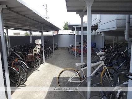 ＯＳプリンスハイツ白壁北[2LDK/58.32m2]の共用部2