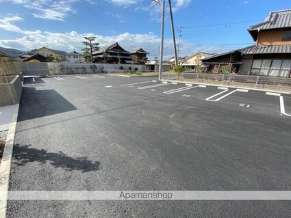 リーブルⅡ　Ｂ棟[2LDK/53.76m2]の駐車場