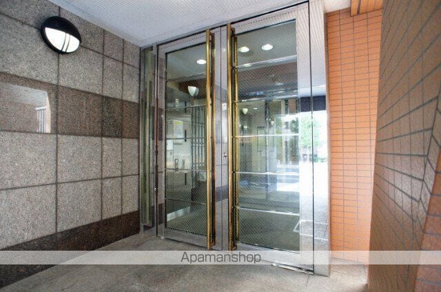 スカイコートヌーベル池袋の玄関写真