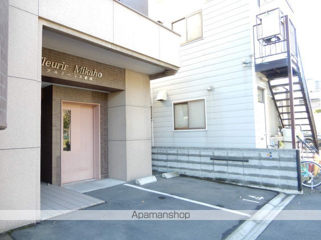フルリール美香保の玄関写真