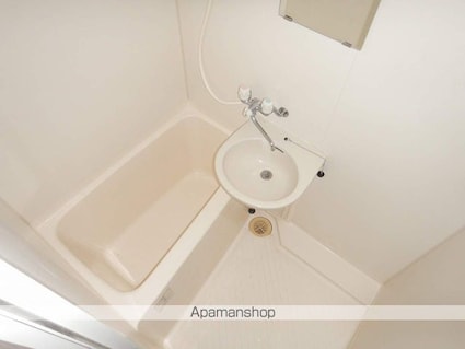 徳島県徳島市吉野本町６丁目[1K/28m2]のバス