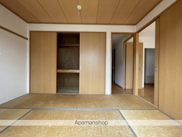 PINE HILLの内装写真