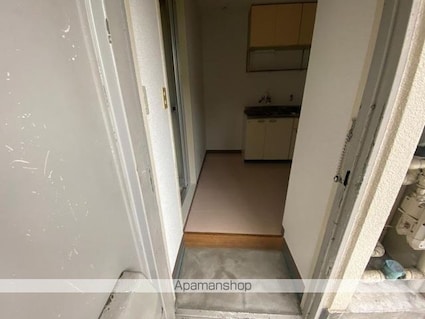 シャンボール峰山[2K/23.89m2]の玄関