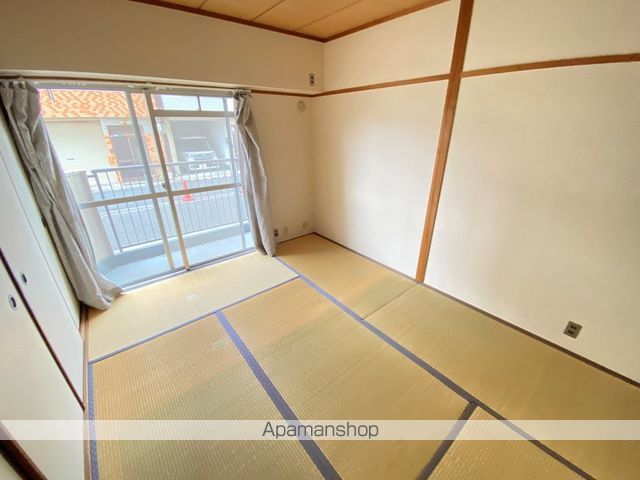 シャトルMKの内装写真