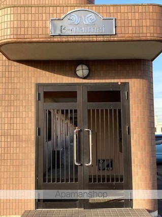 Ｂ－ｍａｉｍａｉ[2LDK/62.16m2]のエントランス