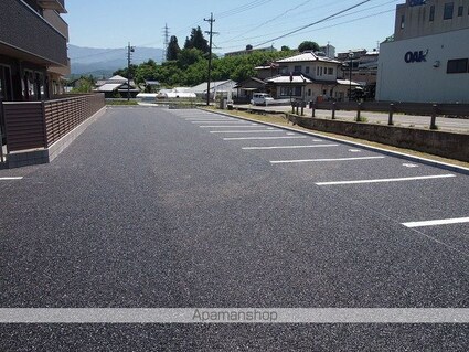 パストラル　泉[1LDK/40.07m2]の駐車場2