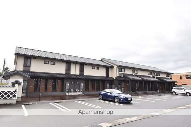 ROYAL西荒屋の玄関写真