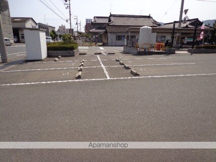 サンフォレスト曙[2LDK/57.33m2]の駐車場
