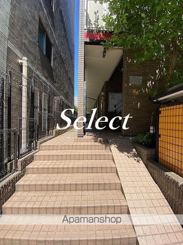 レオパレス横濱ヴィラの玄関写真