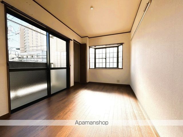 カーメラ冨田の内装写真
