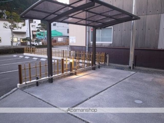 ＪＲ東海道本線 静岡駅 バス乗車時間：19分 最寄りバス停で下車 徒歩5分 2階建 築11年の外観写真