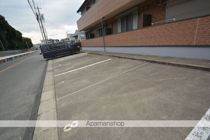 フォレストＲ[1LDK/45.54m2]の駐車場2