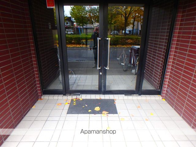 PLAZA IN 東札幌IIの玄関写真