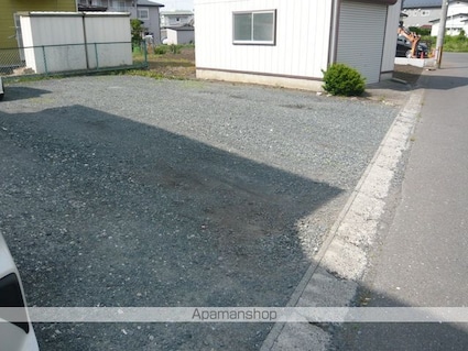 リーブル高台[2K/40.58m2]の駐車場2