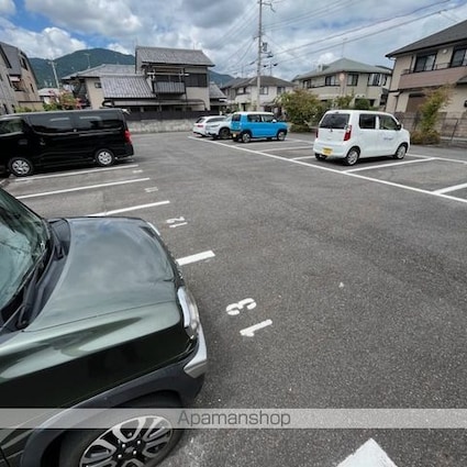 アーク比叡[2LDK/48.68m2]の駐車場1