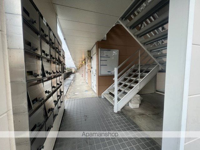 レオパレスESPOIRの玄関写真