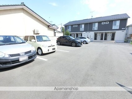 ブラン[1LDK/42.12m2]の駐車場2