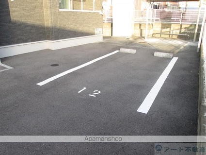 カセッタ　Ｍ[1LDK/36.41m2]の駐車場