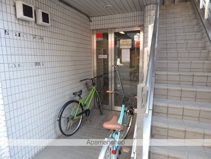 東京都立川市錦町３丁目[1R/21.49m2]のエントランス