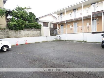 ジェネスハイツ　Ａ棟[1K/26.94m2]の駐車場