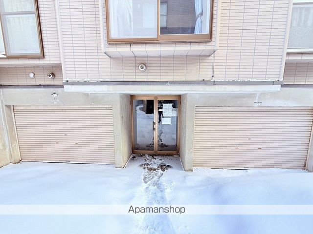 ルーブル南5条の玄関写真