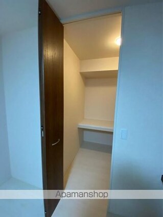 レグルス　Ｂ棟[1LDK/50.71m2]の収納