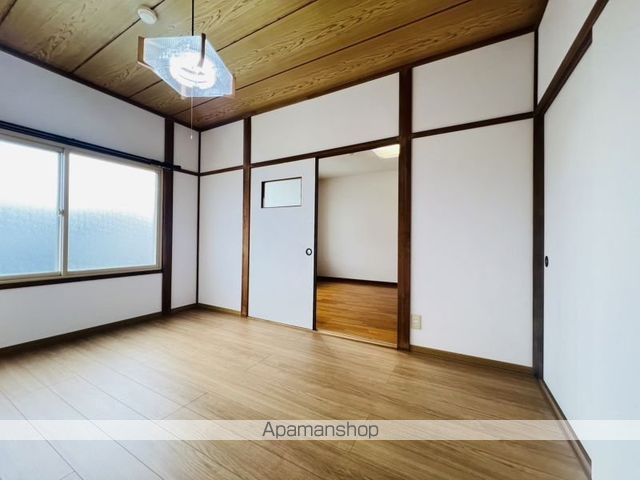 グリーンカーサフジの内装写真