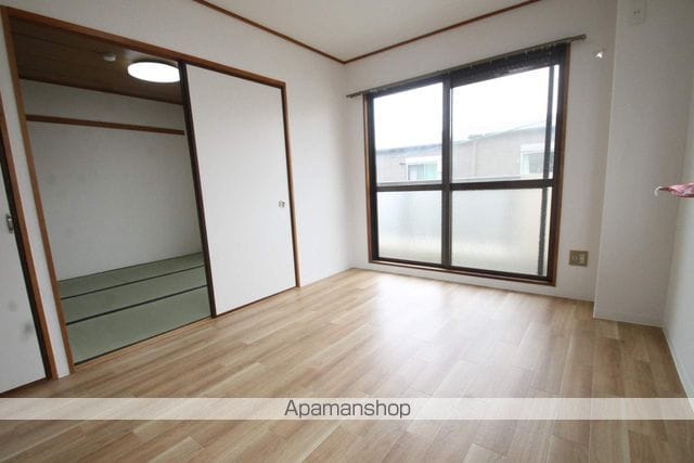 タクティ三津屋の内装写真